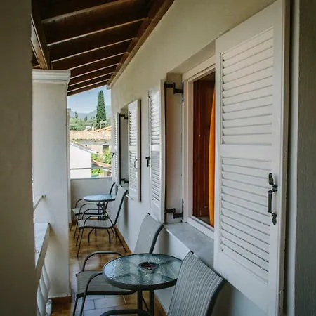 Apartment Athina Ipsos