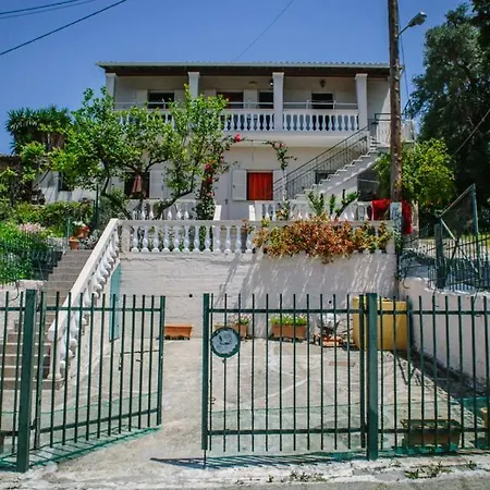 Athina Apartment *